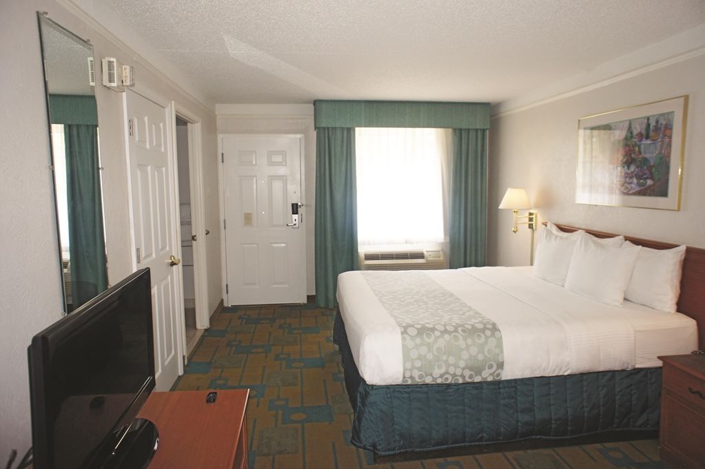 Baymont by Wyndham Jacksonville Orange Park Værelse billede